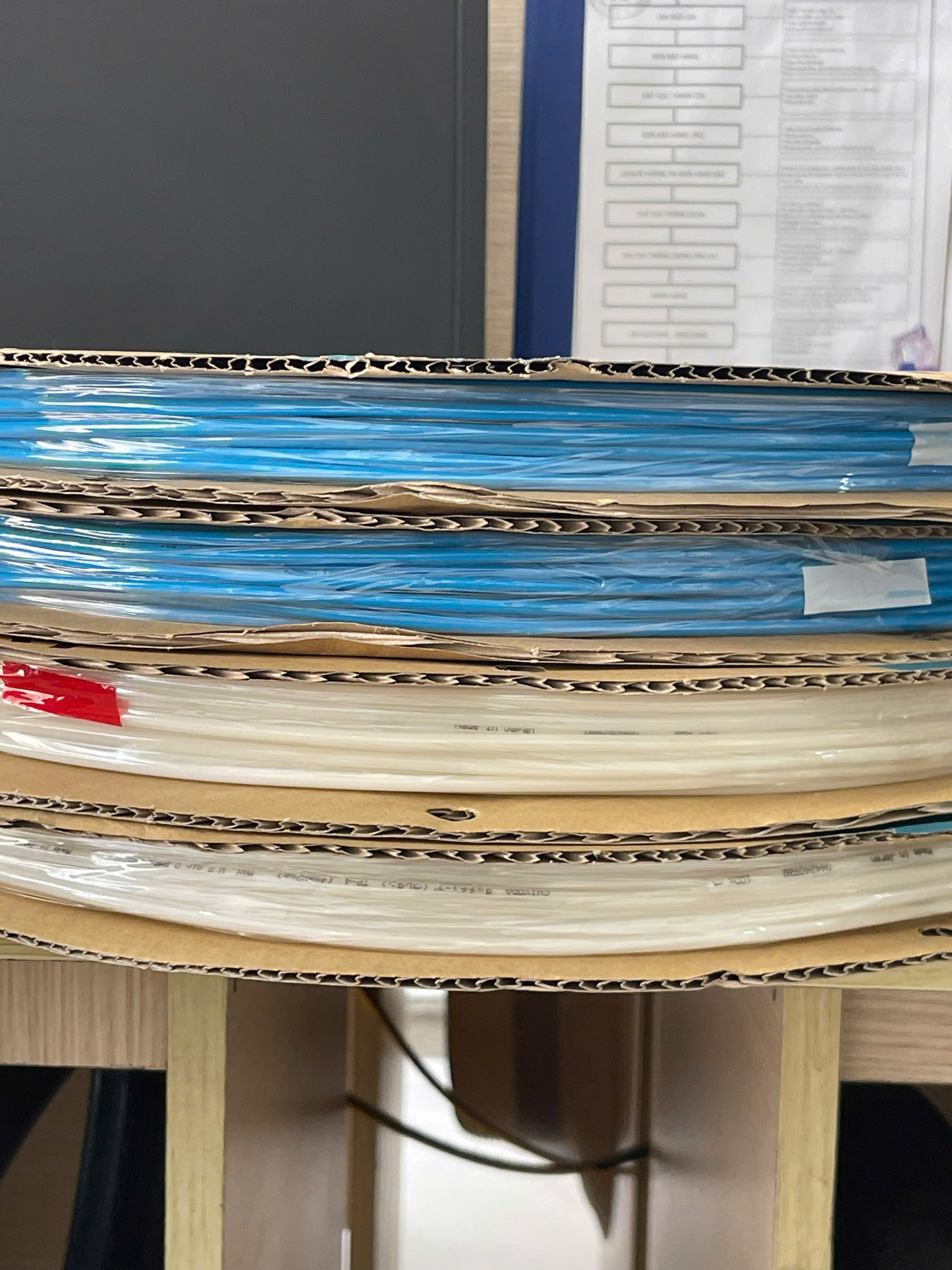 Ống dẫn khí . Model: TP-4 (4x2) LB 100M  / タッチチューブ TPシリーズ